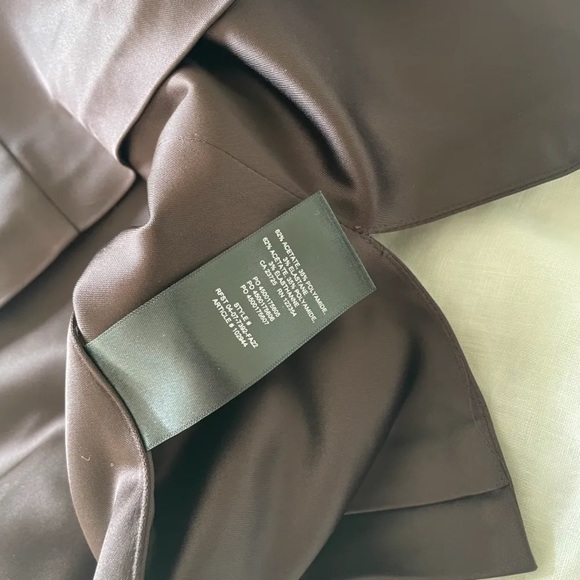 Aritzia patio satin mini skirt - Picture 4 of 4